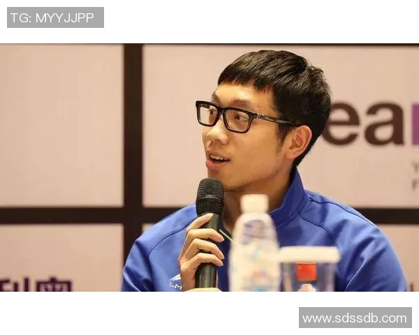 三分王赛后幽默金句引爆全场笑声瞬间 展现球场之外的轻松一面