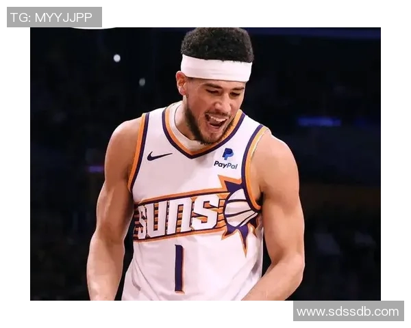 布克全场高光表现全面爆发关键时刻连续得分引爆全场掌声 布克全场高光表现全面爆发关键时刻连续得分引爆全场掌声