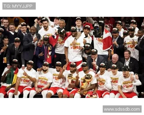 猛龙队社媒发声回应争议事件 强调球队团结与共同目标 猛龙队社媒发声回应争议事件 强调球队团结与共同目标